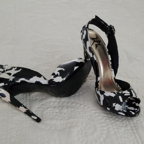 Shoes - Picture 3 of 4